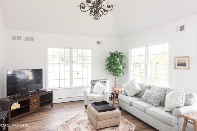 10 English Path, House other with 5 bedrooms, 3 bathrooms and null parking in Freehold NJ | Image 44