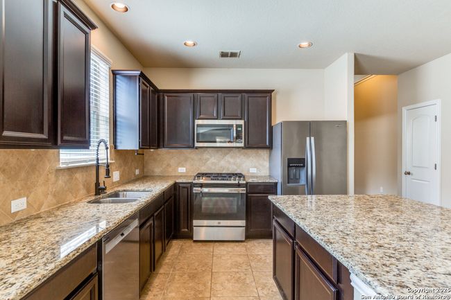 27511 Smokey Chase, House other with 4 bedrooms, 4 bathrooms and null parking in Boerne TX | Image 5
