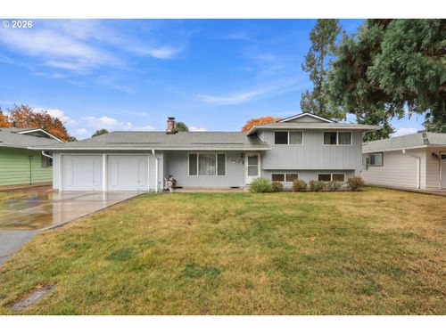 12108 Se Sequoia Ave, Milwaukie, OR, 97222-2018 | Card Image