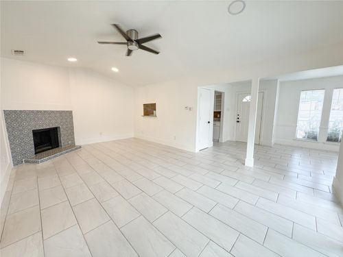 7528 Thistle Ln, Dallas, TX, 75240-5607 | Card Image