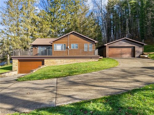 9480 Lakewood Drive Ne, Mineral City, OH, 44656 | Card Image