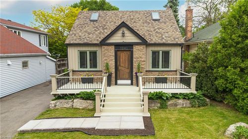 1041 Plains View Ave, Burlington, ON, L7T1V4 | Card Image
