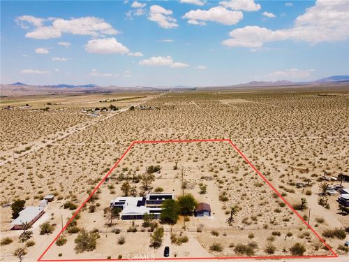 9635 Anza Trl, Lucerne Valley, CA, 92356-7807 | Card Image