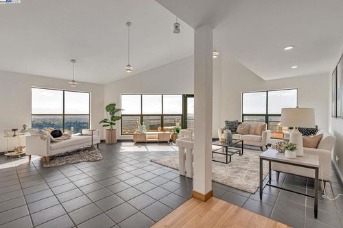 1522 Grand View Dr, Berkeley, CA, 94705-1636 | Card Image