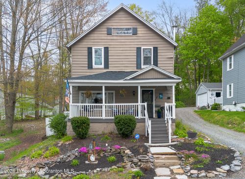 11 Coolidge Ave, Carbondale, PA, 18407-2109 | Card Image