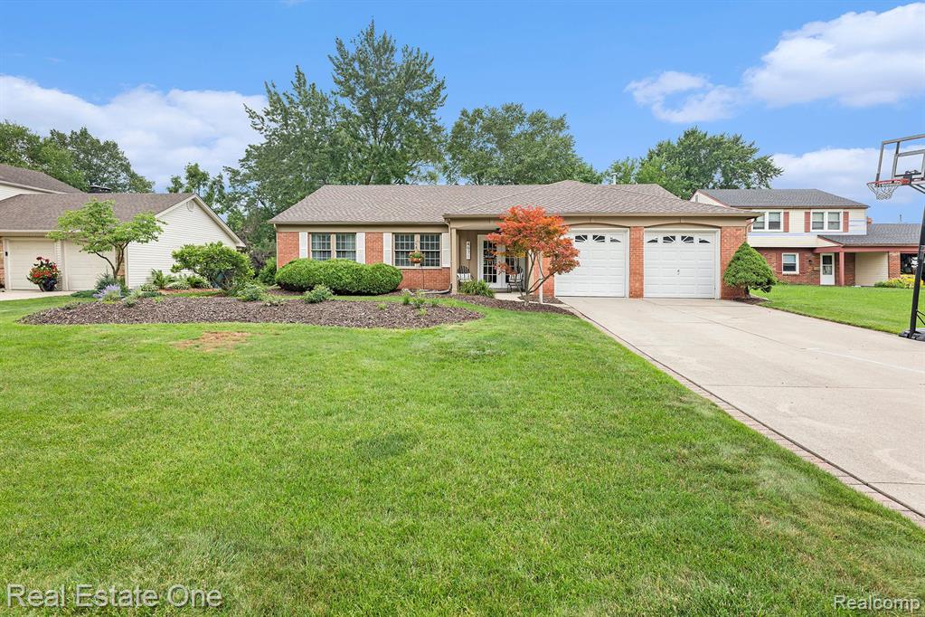 Butler Dr, Troy, MI 48085