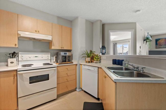 2316 - 2600 66 Street Ne, Home with 2 bedrooms, 2 bathrooms and 1 parking in Calgary AB | Image 2