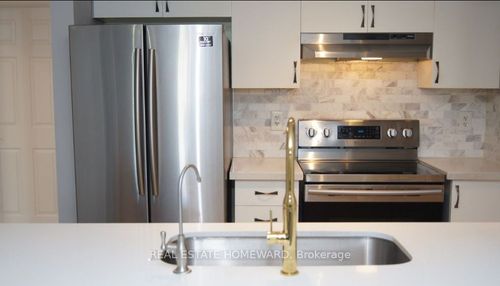 2-47 Petra Way, Whitby, ON, L1R0A7 | Card Image