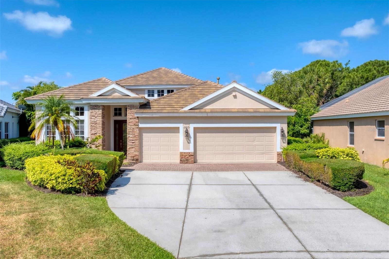 Waters Edge Way, Lakewood Ranch, FL 34202