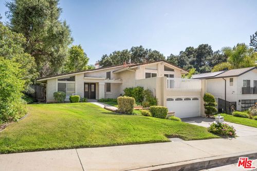 22840 Sparrowdell Dr, Calabasas, CA, 91302-1818 | Card Image