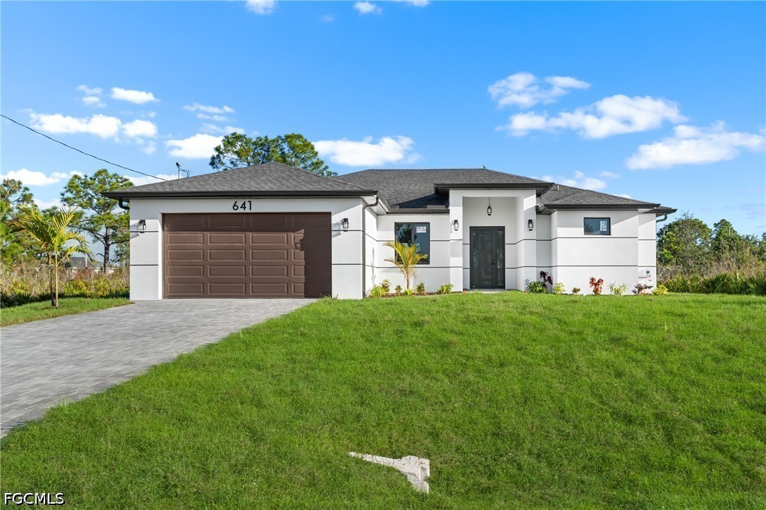 Residential Lease in Lehigh Acres