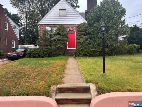 40 Sylvan Ave, Bergenfield, NJ, 07621-4410 | Card Image