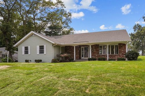 27 Marlaine Dr, Seekonk, MA, 02771-2602 | Card Image