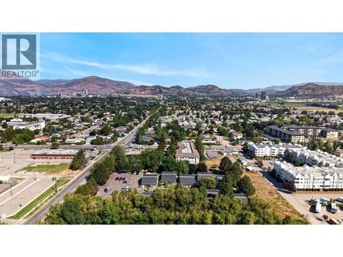 104-3155 Gordon Dr, Kelowna, BC, V1W3N5 | Card Image