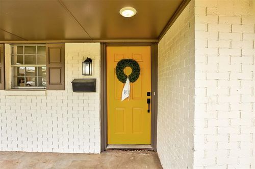 1801 Hardy Dr, Edmond, OK, 73013-5107 | Card Image