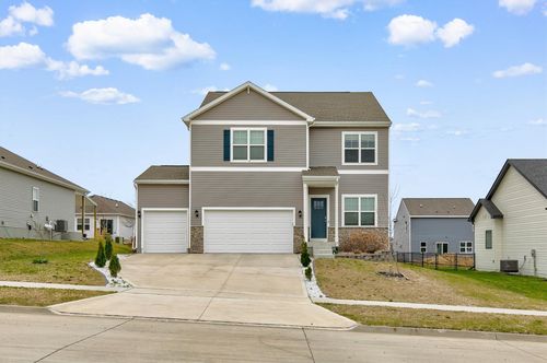 3890 Fieldstone Dr, Waukee, IA, 50263-1207 | Card Image