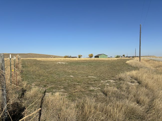 E Corner post looking toward garage | Image 33