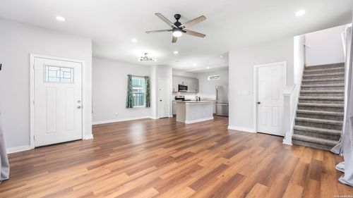 unit-103-422 K St, San Antonio, TX, 78220-4142 | Card Image