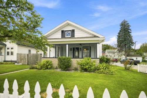 223 Indiana Ave, Mishawaka, IN, 46544-2532 | Card Image
