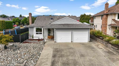 19135 117b Ave, Pitt Meadows, BC, V3Y2C3 | Card Image