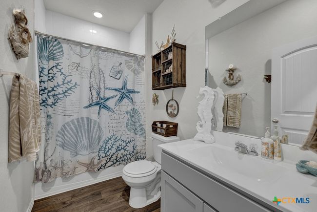 Secondary bathroom downstairs | Image 16
