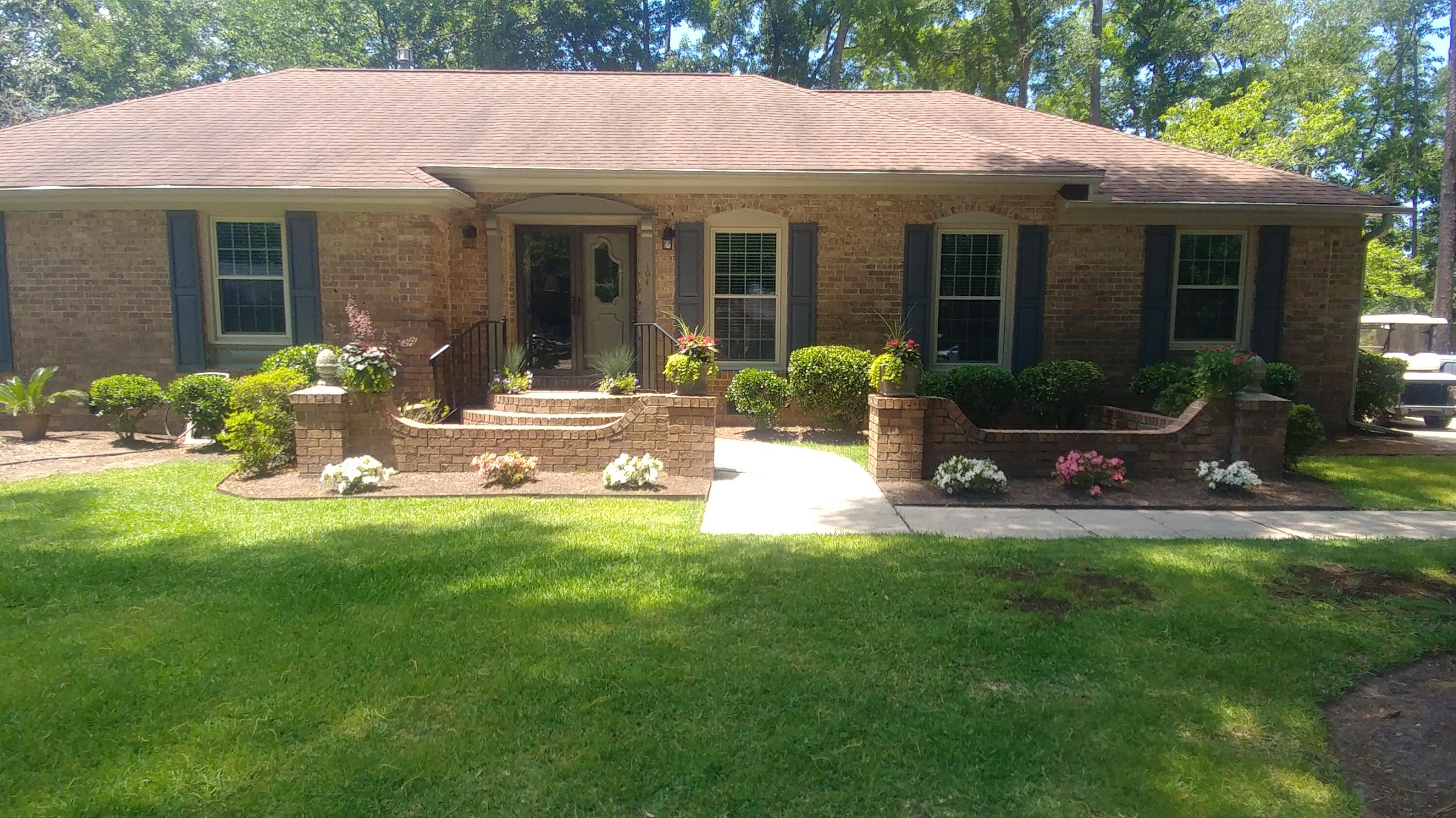 Shaftesbury Ln, Summerville, SC 29485