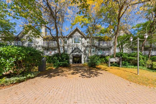 318-15110 108 Ave, Surrey, BC, V3R0T6 | Card Image