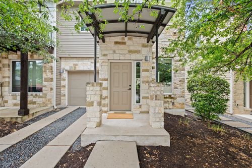909 Mountaineer Ln, Austin, TX, 78757-1532 | Card Image