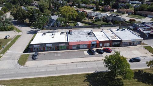 21048 Kelly Rd, Eastpointe, MI, 48021-3126 | Card Image