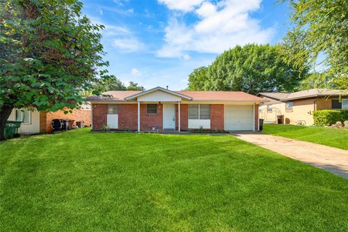 604 Pershing Dr, Denton, TX, 76209-8011 | Card Image