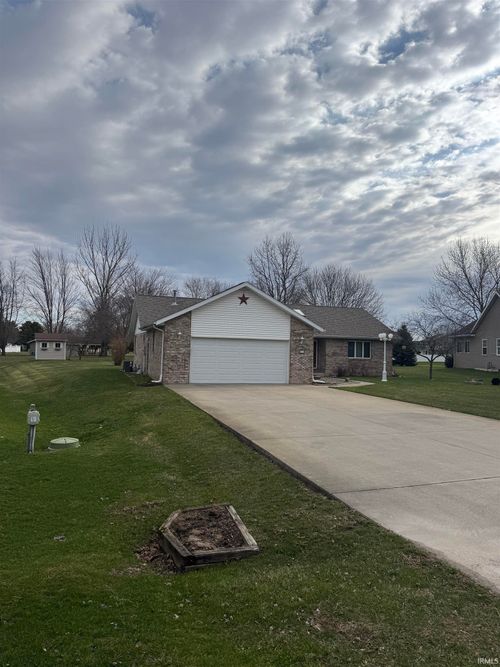 34 Ems T7a Lane, Leesburg, IN, 46538-9419 | Card Image