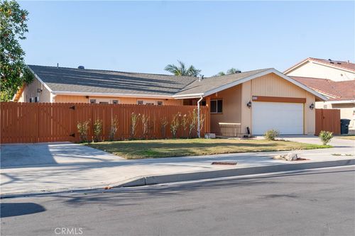 2990 N Rippling Creek, Orange, CA, 92865 | Card Image
