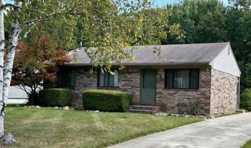 23126 Elmgrove St, Farmington Hills, MI, 48336-3718 | Card Image