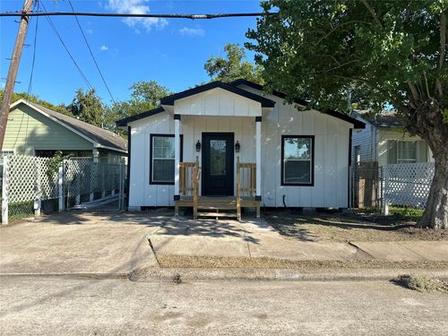 1122 Cypress St, Baytown, TX, 77520-4115 | Card Image