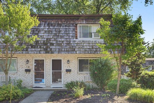 17-73 Bridge St, Northampton, MA, 01060-2427 | Card Image