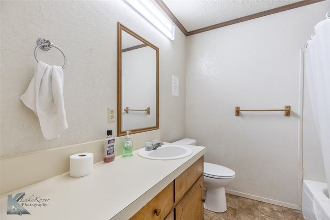 500 S 7 Th St, Home with 16 bedrooms, 8 bathrooms and 8 parking in Haskell TX | Image 4