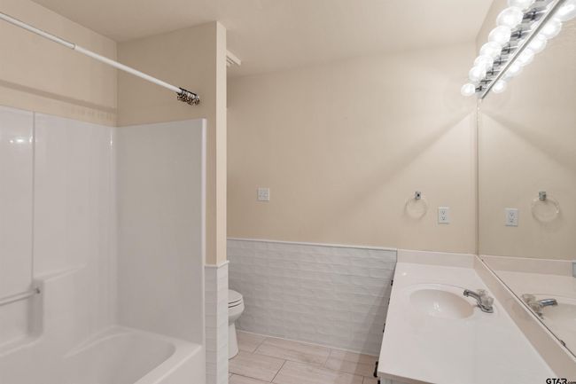APT-1504 - 5401 Hollytree Dr, Condo with 3 bedrooms, 2 bathrooms and null parking in Tyler TX | Image 15