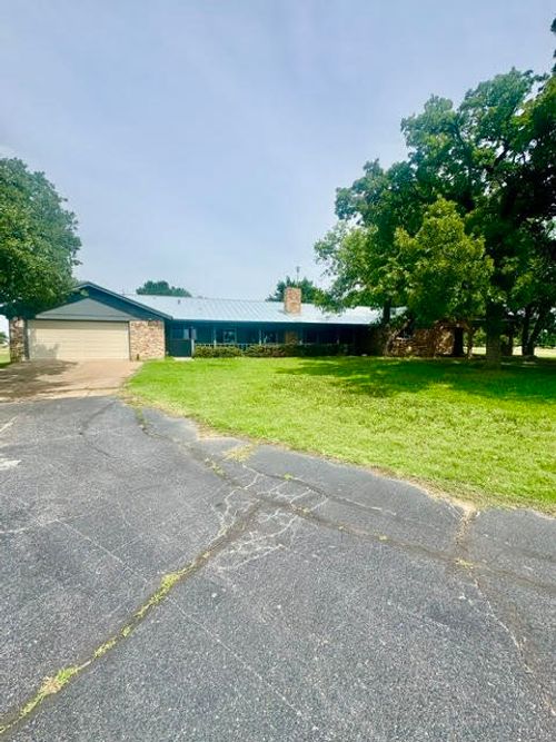 938 County Road 3341, Paradise, TX, 76073-2438 | Card Image