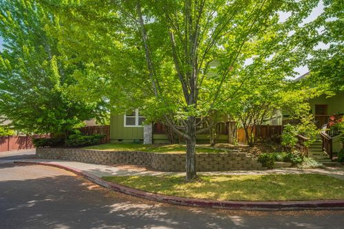 62713 Larkview Road, Bend, OR, 97701 | Card Image