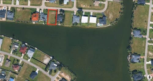 424 Ne 9th St, Cape Coral, FL, 33909-1313 | Card Image