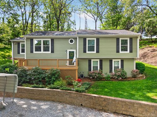 833 Mohawk Dr, Lynchburg, VA, 24502-1409 | Card Image