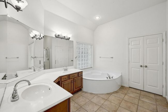 1521 Foppiano Loop, House other with 4 bedrooms, 4 bathrooms and 2 parking in Round Rock TX | Image 16