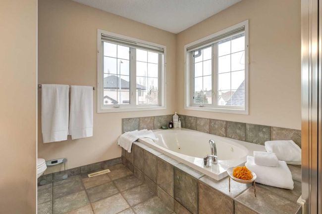 191 Sienna Park Drive Sw, House other with 4 bedrooms, 4 bathrooms and 4 parking in Calgary AB | Image 32