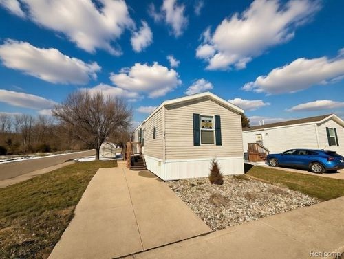 186 Oak, Highland, MI, 48357-5031 | Card Image