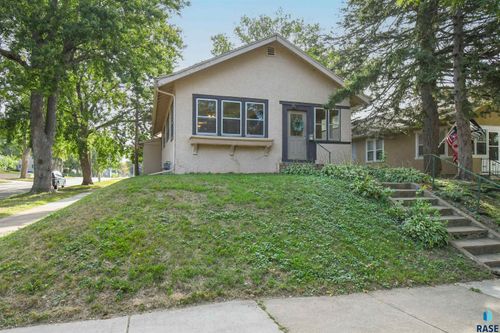 1900 S Norton Ave Avenue, Sioux Falls, SD, 57105 | Card Image