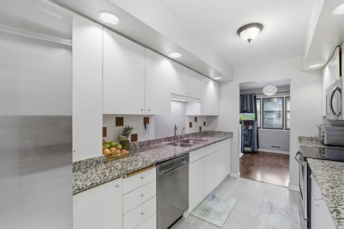 67 Walden St, Burnsville, MN, 55337-3682 | Card Image