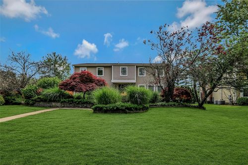 15 Turret Ln, Woodbury, NY, 11797-1022 | Card Image