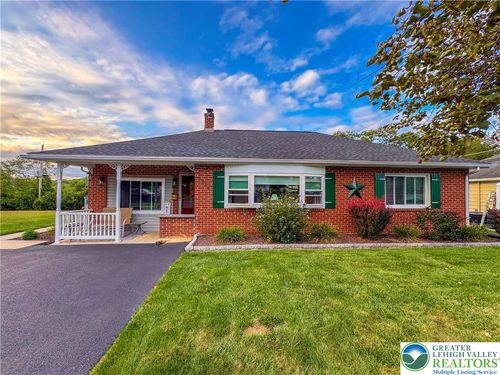 3319 Aberdeen Cir, Allentown, PA, 18104-2613 | Card Image
