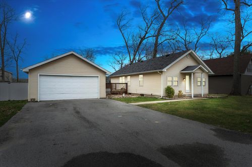 23198 South St, Edwardsburg, MI, 49112-9578 | Card Image
