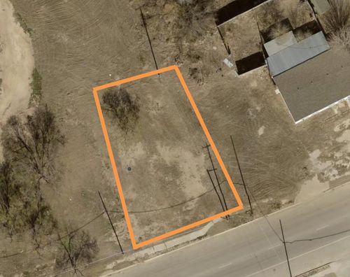 808 W 4th St, Big Spring, TX, 79720-2215 | Card Image